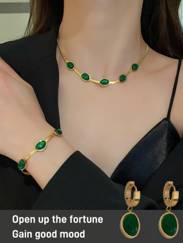 Emerald necklace earrings bracelet